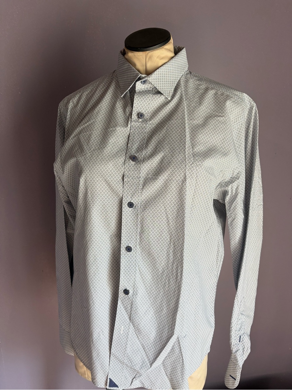 UNTUCKit Men's Light Gray Geometric Button-Down Shirt